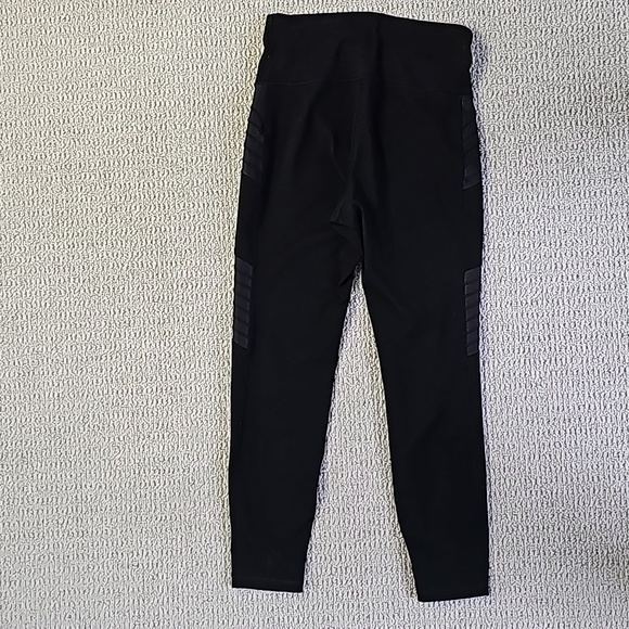 Old Navy Women's Black Leggings Size M - Picture 4 of 4